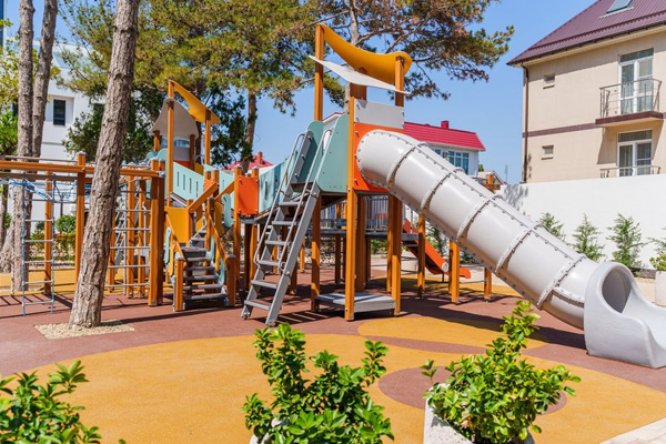 Детская площадка отеля